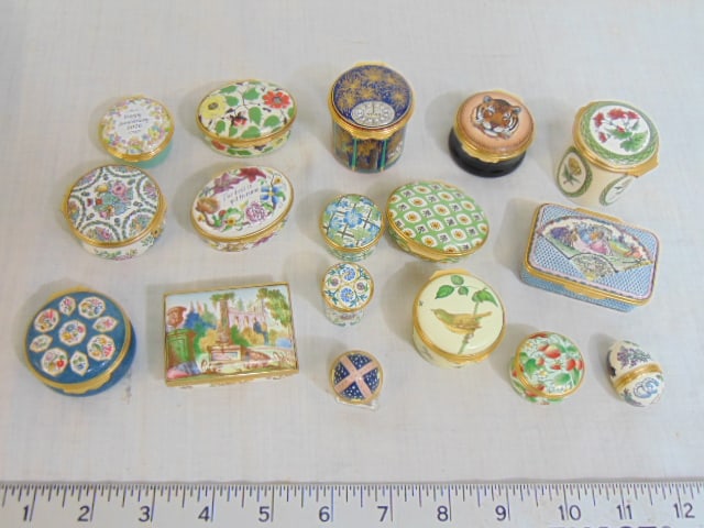 Collection of 17 Halcyon enamel boxes, various shapes, themes, all in good condition, see images for (1 of 8)