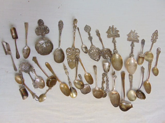 Lot fancy silver spoons, strainers, mostly '800, 26.5 troy (1 of 5)