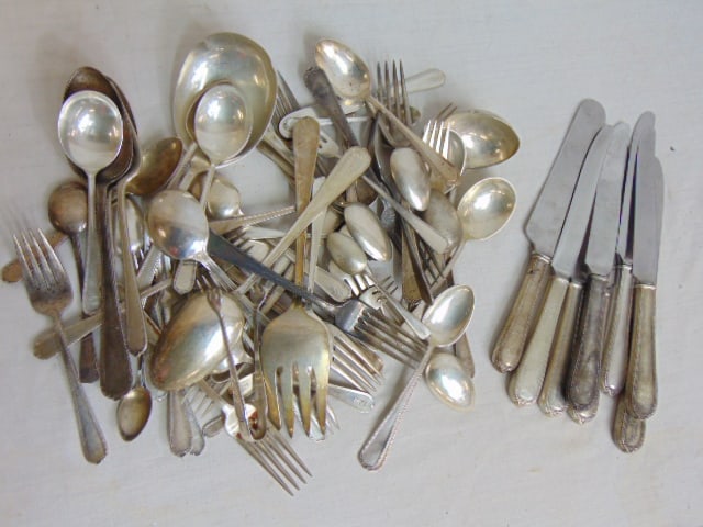 Lot misc sterling silver flatware, spoons, forks, knives, 61 troy plus 8 knives. (1 of 4)