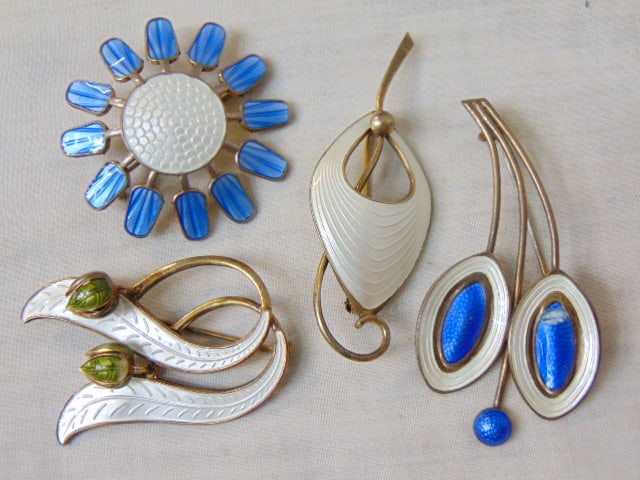 Jewelry. (4) pins/brooches designer signed Denmark/Norway pins/brooches guilloche enamel sterling, (1 of 7)