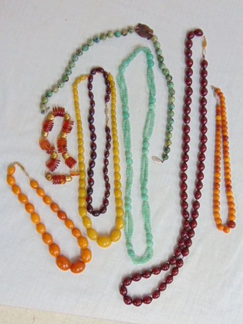 Collection of beaded necklaces & one bracelet, costume, see photos for detail (1 of 6)