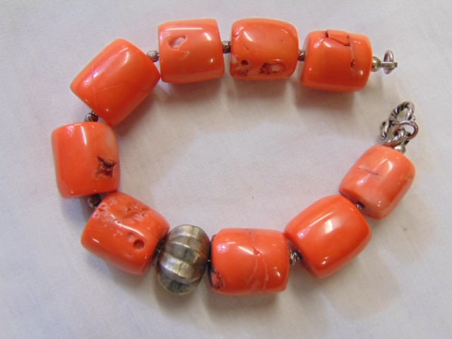 Jewelry. Coral beaded bracelet w/ silver clasp 8 1/2" length (1 of 2)