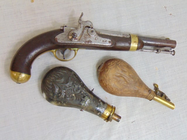 US Model 1842 Pistol By Henry Aston with two powder flasks, pistol marked US SK P (Springfield: US Model 1842 Pistol By Henry Aston with two powder flasks, pistol marked US SK P (Springfield Armory sub-inspector Samuel Knou)