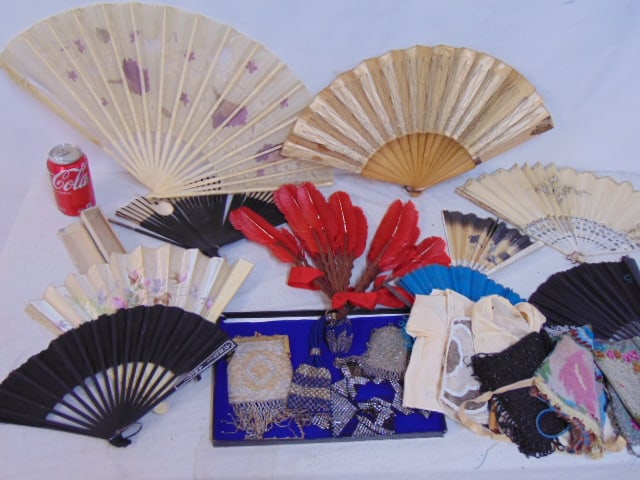 Lot fans & steel bead purses, 9 fans, various designs, lace, feathers, mother of pearl, and a: Lot fans & steel bead purses, 9 fans, various designs, lace, feathers, mother of pearl, and a selection of beaded purses & objects.