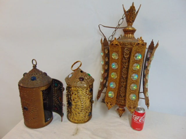 Lot brass lighting, pair pierced brass lanterns, hanging fixture & 2 heavy brass sconces: Lot brass lighting, pair pierced brass lanterns, hanging fixture & 2 heavy brass sconces