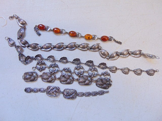 Sterling jewelry to include 6 pcs. 4 pcs signed DANECRAFT. 2 hallmarked Danecraft bracelets, 5 panel: Sterling jewelry to include 6 pcs. 4 pcs signed DANECRAFT. 2 hallmarked Danecraft bracelets, 5 panel acorn & 6 panel acorn leaf design & 2 hallmarked Danecraft necklaces, 14 panel wave design & 14 pan
