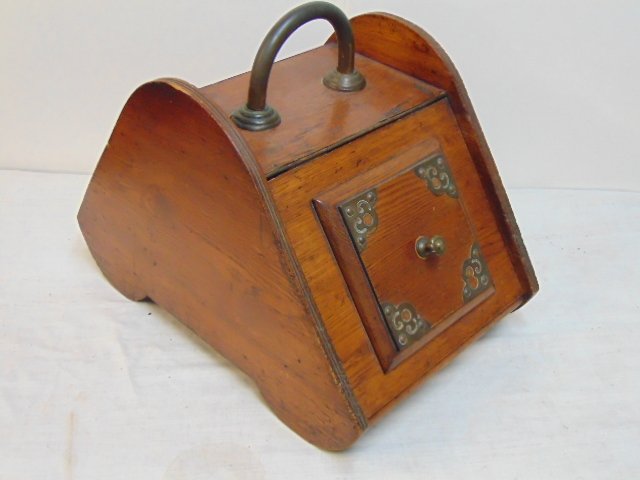 Oak coal scuttle with tole interior, scuttle is 20" deep, 13" wide, height is 13.75": Oak coal scuttle with tole interior, scuttle is 20" deep, 13" wide, height is 13.75"