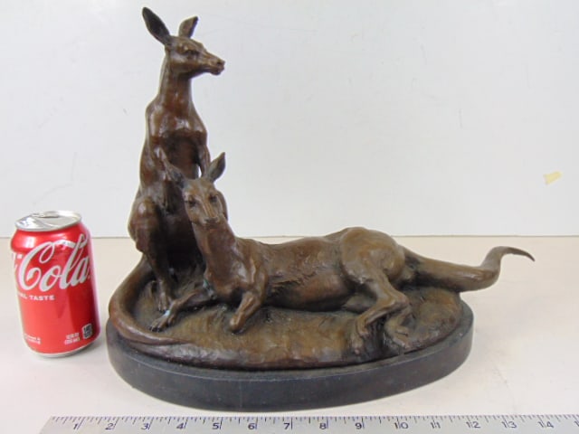 Bronze, 2 kangaroos, one standing, on laying down, Barye, 16.5"wide, height 10.5" (1 of 4)