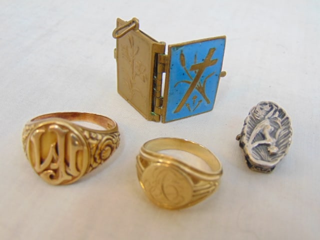 Jewelry. (2) Gold Signet rings & small pendant w/ blue enamel album w/ pictures of Jerusalem & small (1 of 3)