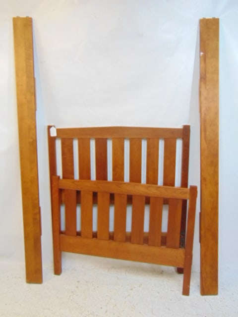 Single arts & crafts bed, Harvey Ellis design, in cherry. Stickley Audi (1 of 4)