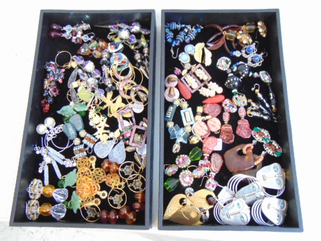 Costume jewelry designer made earrings made from Vintage pieces & new pieces. Large assortment of (1 of 5)