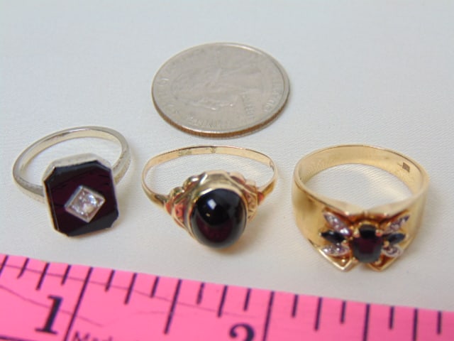 Jewelry. (3) GOLD rings, (1) 14kt white gold Vintage black onyx w. small central diamond, size 6, (1 of 3)