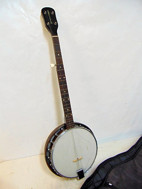 Vintage Gretsch Banjo, wood back, 5 string (needs to be restrung), 11" in diameter, neck is (1 of 6)
