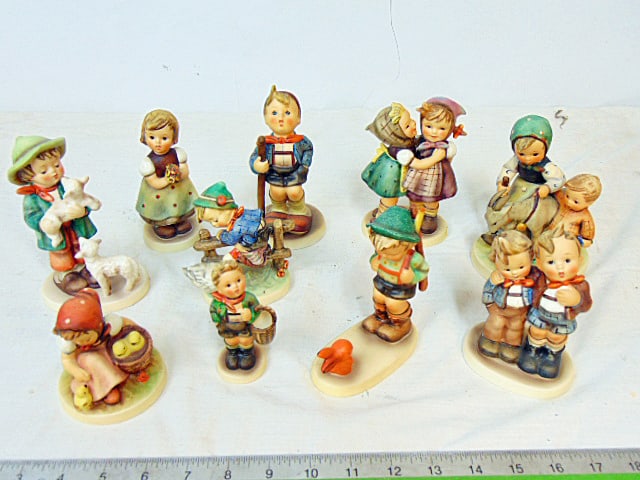 Lot of 10 Hummel figurines, in good condition, please refer to images for detail.: Lot of 10 Hummel figurines, in good condition, please refer to images for detail.
