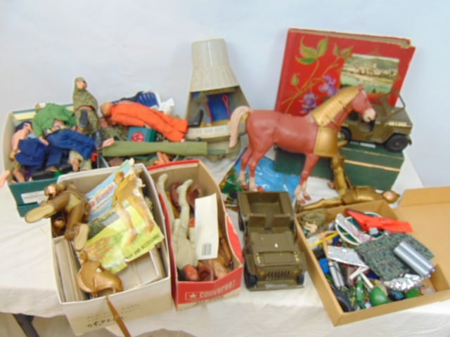 Large vintage toy lot, G.I. Joe figures and accessories, including a chest with clothing, guns etc. (1 of 15)