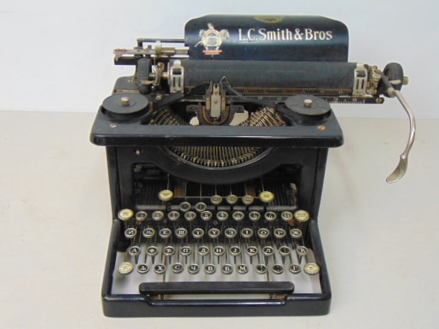 Rare L.C. Smith & Brothers vintage typewriter with cyrillic keyboard, (1 of 5)