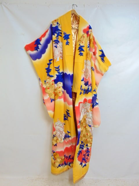 Large Japanese kimono, in yellow, blue & pink, gilt lined interior, (1 of 6)