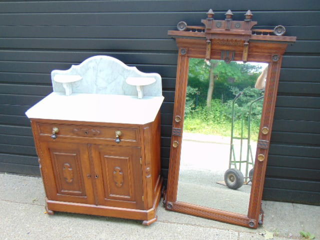 Victorian marble top washstand & mirror, washstand has marble top with marble splashback & carved (1 of 5)