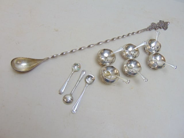 Set 6 sterling salts with spoons, grape decorated spoon (long) three small spoons, 8 troy (1 of 4)