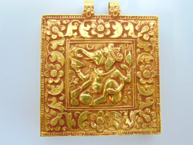 Gold. Jewelry. Indian or Nepal Ganesh pendant w/ double bail. (1 of 5)