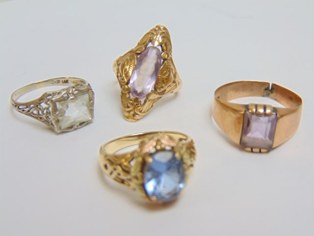 Jewelry. (4) Vintage Gold rings w/ various gemstones to include 14k white gold filigree w/ faceted (1 of 5)