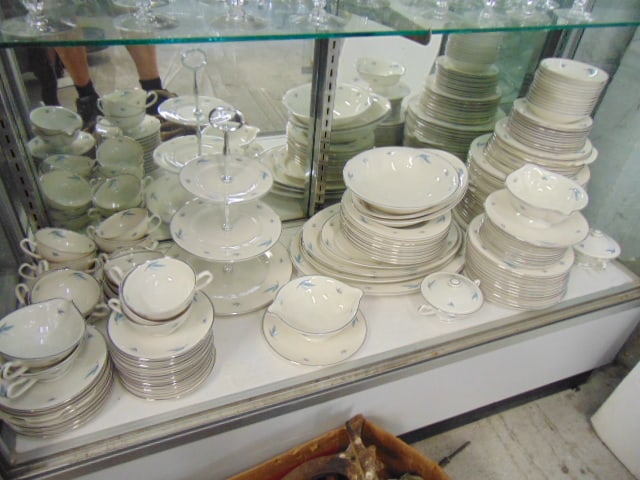 Large set of "Celeste", Syracuse China dinnerware, in white with blue leaf decoration, (1 of 7)