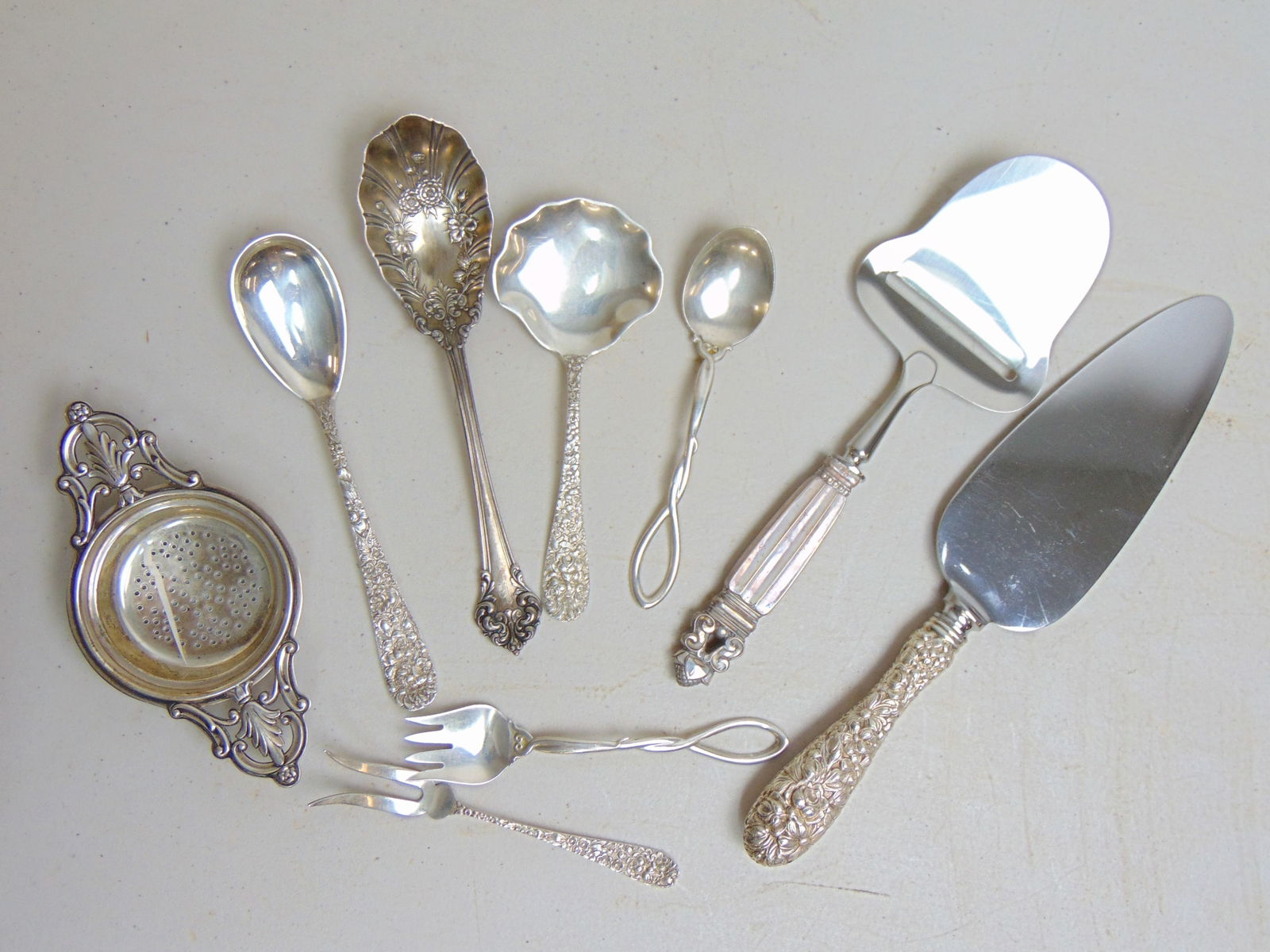 Lot sterling handled flatware, cheese slicer, cake server, tea strainer etc. 6.5 troy (1 of 4)