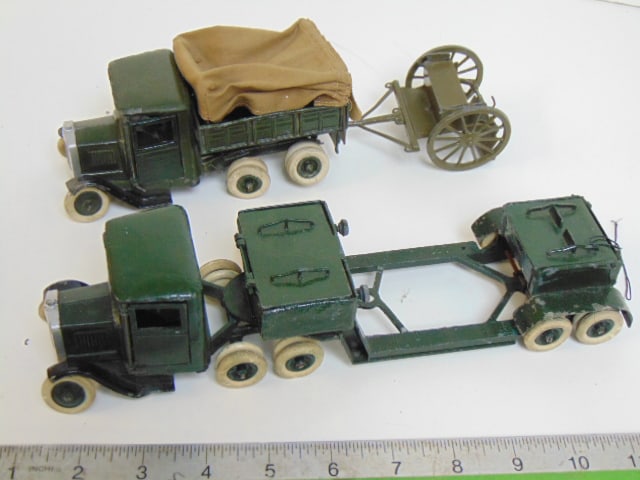 Two Britains LTD toy army trucks, vehicles, truck with canvas covered back & trailer (1 of 6)