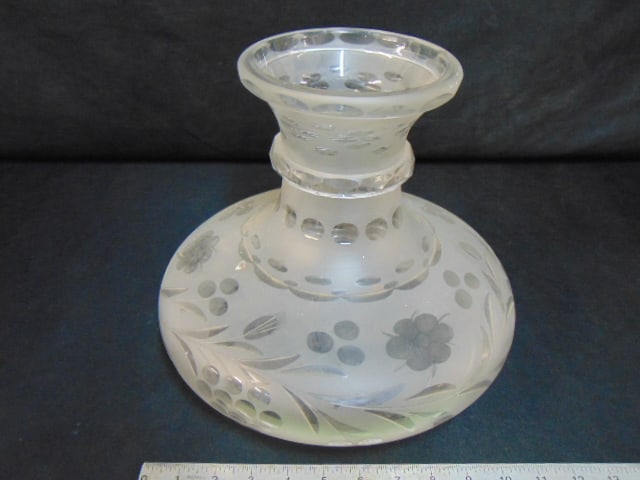 Sinumbra, Astral style cut glass shade, frosted with clear floral cutouts, diameter is 9", height is: Sinumbra, Astral style cut glass shade, frosted with clear floral cutouts, diameter is 9", height is 9.75", good condition