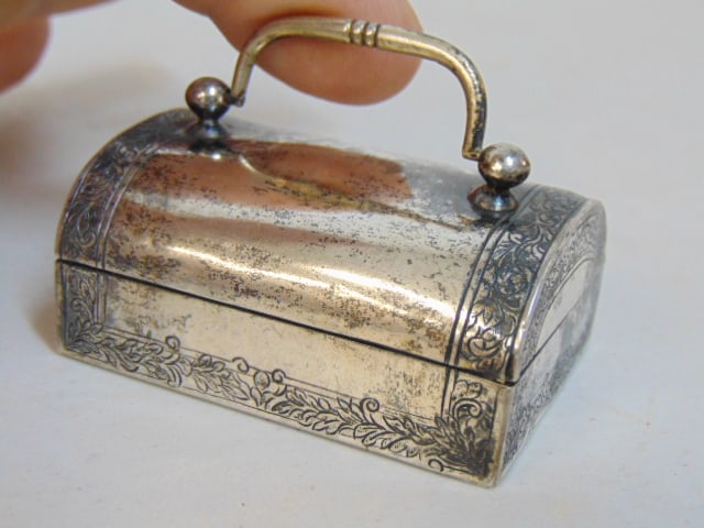 Small Chinese silver box, shaped like dome top chest, with handle, Chinese hallmark, 1.4 troy (1 of 5)