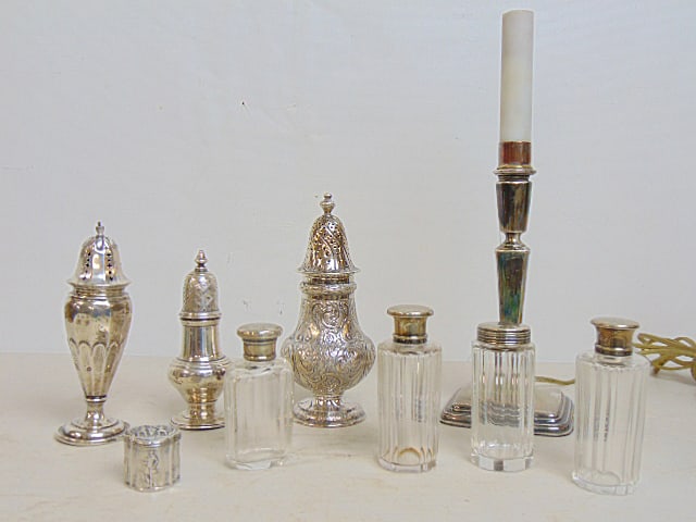 Silver lot, 3 shakers & small box, 13 troy, plus weighted objects including 4 glass silver lidded (1 of 6)
