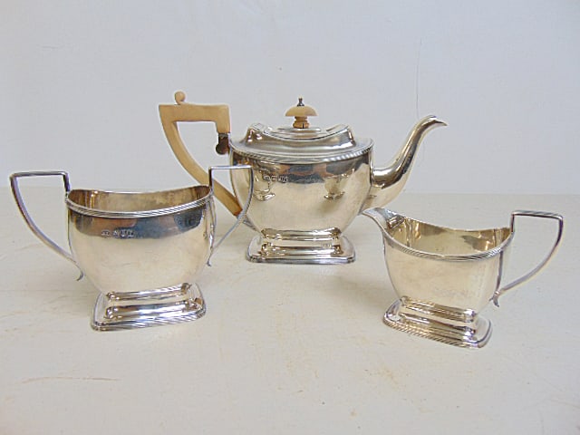 3 piece silver tea set, halmarked, small teapot, sugar & creamer, 20 troy (1 of 4)