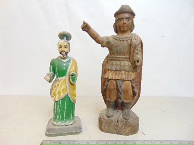 2 carved wood Santos figures, Saint with halo in in green & yellow paint & carved Roman dressed (1 of 6)