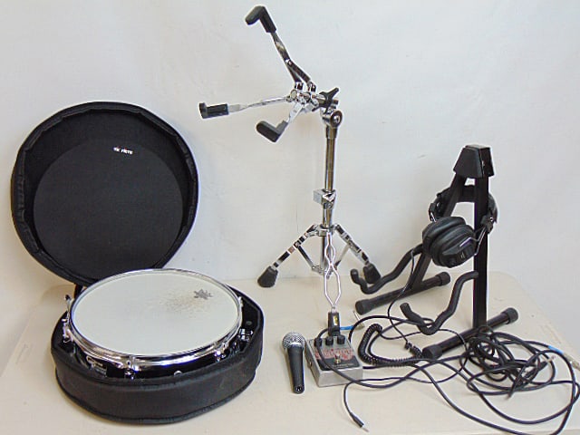Music instrument, accessories lot, Groove Percussion PRO Gear Snare Drum in Beato 3-X13 case, (1 of 7)