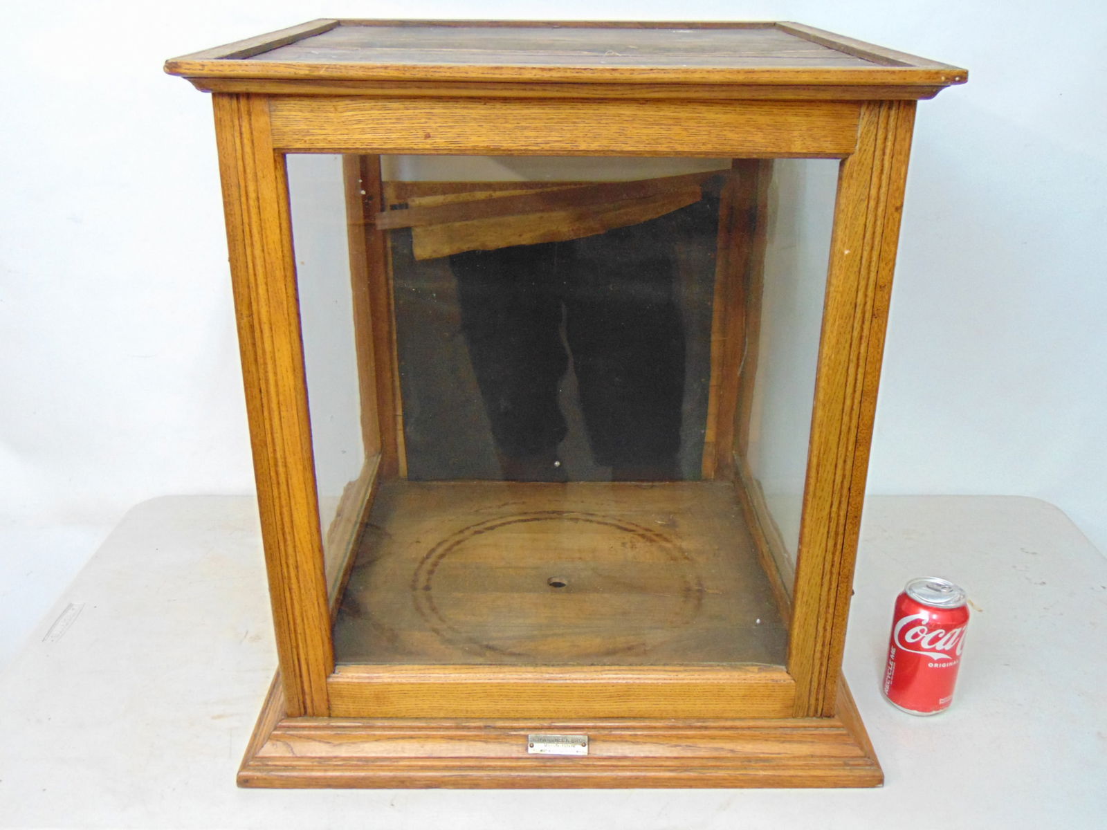 Oak pie case, countertop display by Schwanbeck Bros, Detroit, Mich.22" by 22", height 23.5", with ta (1 of 5)