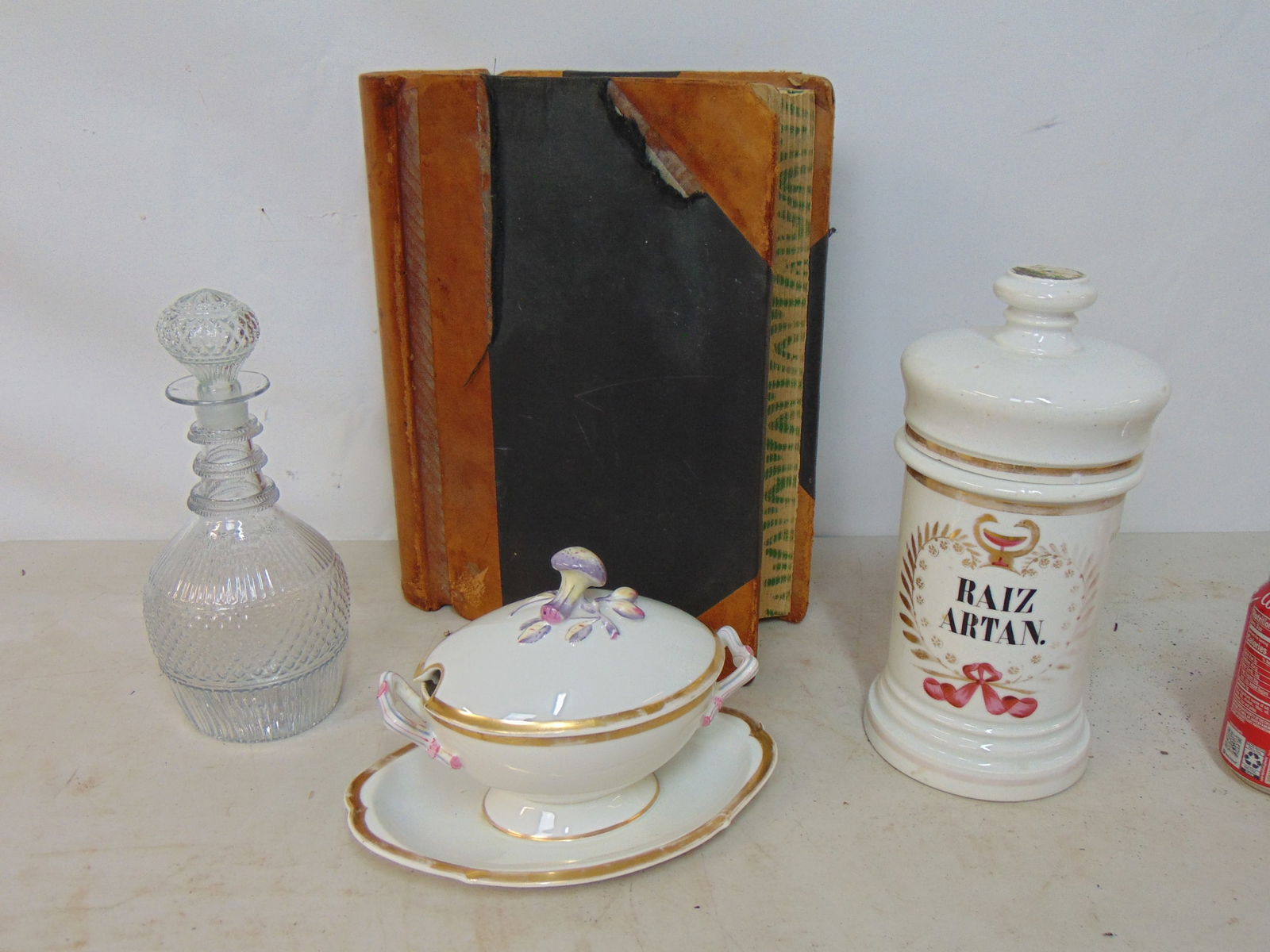Lot, crystal decanter, Apothecary jar, Paris porcelain diminutive soup tureen, decorated with mushro (1 of 6)