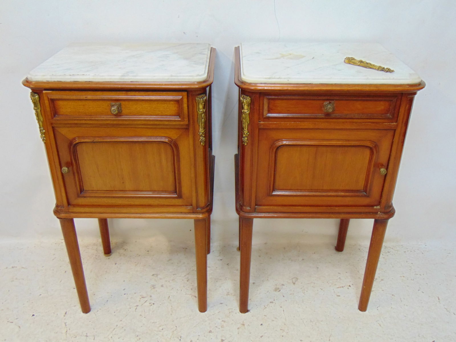 Pair marble top night stands with drawer & cabinet space, white marble tops & bronze applied decorat (1 of 4)