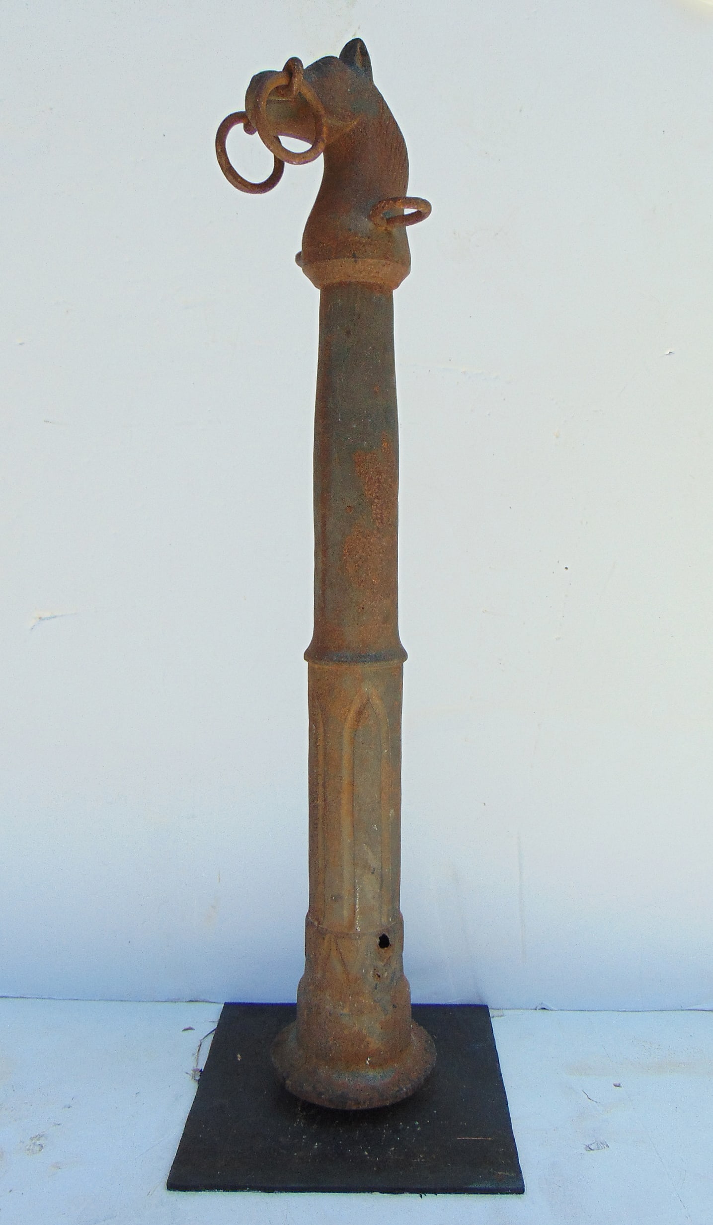 Cast iron hitching post with horse head 38 1/2" (1 of 8)