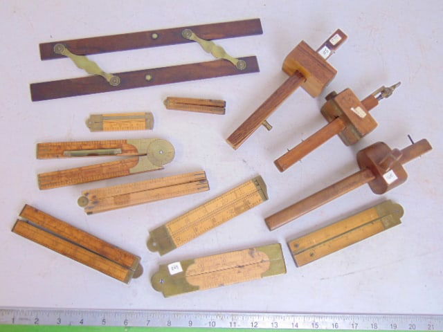 Lot of measuring tools, Stanley folding rulers some with levels & 3 carpenter scribe measuring tools (1 of 6)