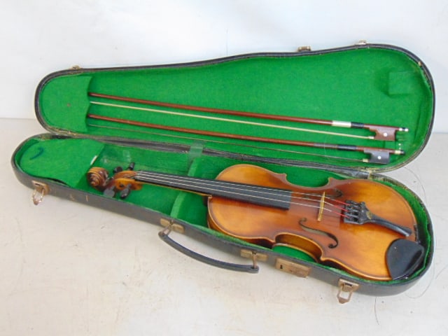 Violin in case by Johann Georg Kessler, West Germany, with two unsigned bows: Violin in case by Johann Georg Kessler, West Germany, with two unsigned bows