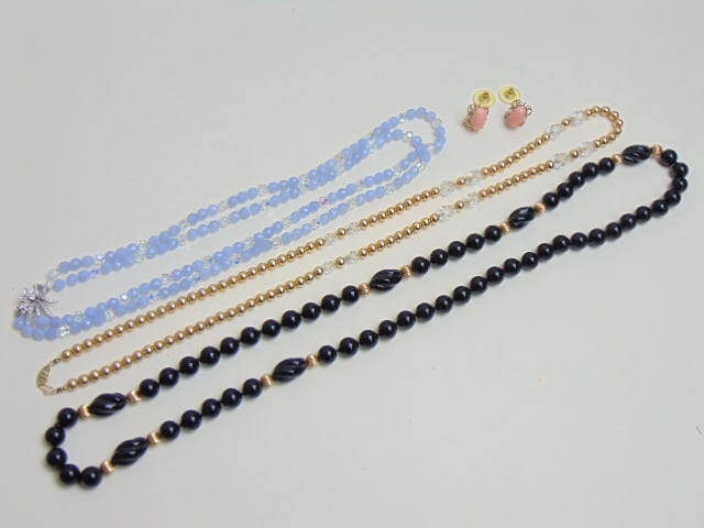 GOLD JEWELRY LOT 14kt coral earrings (tested) ; 14kt diamond & white gold clasp crystal necklace; (1 of 8)