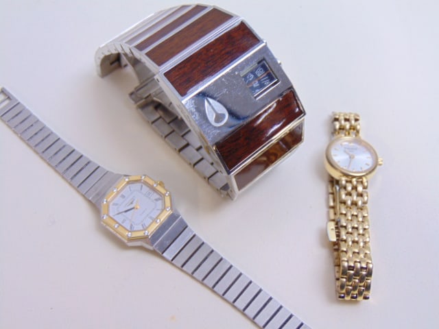 VINTAGE WATCHES LONGINES diamond gold stainless wristwatch; NIXON Japan mens wristwatch The Rotolog: VINTAGE WATCHES LONGINES diamond gold stainless wristwatch; NIXON Japan mens wristwatch The Rotolog wooden band; & gold tone ladies Tissot. no statements as to the working conditions of these estate f