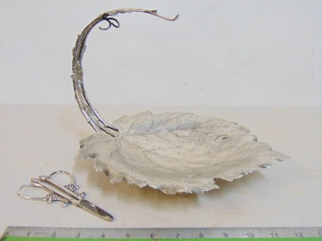 Large leaf shaped sterling silver grapestand & Danish silver handles grape shears by J.C. Boardmann (1 of 9)