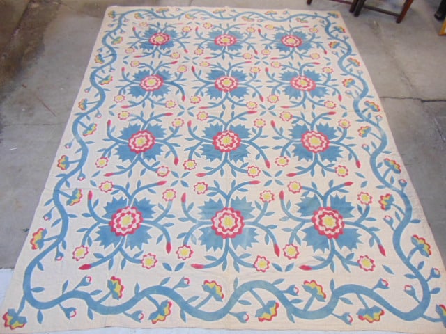 Quilt with flowers on branches pattern, green branches with red & yellow flowers on ivory field,: Quilt with flowers on branches pattern, green branches with red & yellow flowers on ivory field, quilt is 93" by 74"
