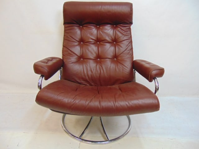 Ekornes Norwegian adjustable reclining chair, chrome base: Ekornes Norwegian adjustable reclining chair, chrome base