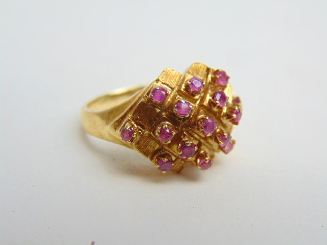 JEWELRY. VINTAGE 18k GOLD Cocktail ring set  with small rubies, 7.30 grams (1 of 4)