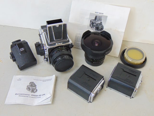 Vintage Ukrain camera, Kiev-88cm with extra Arsat 1:3.5 30mm lens & additional accessories, see (1 of 8)