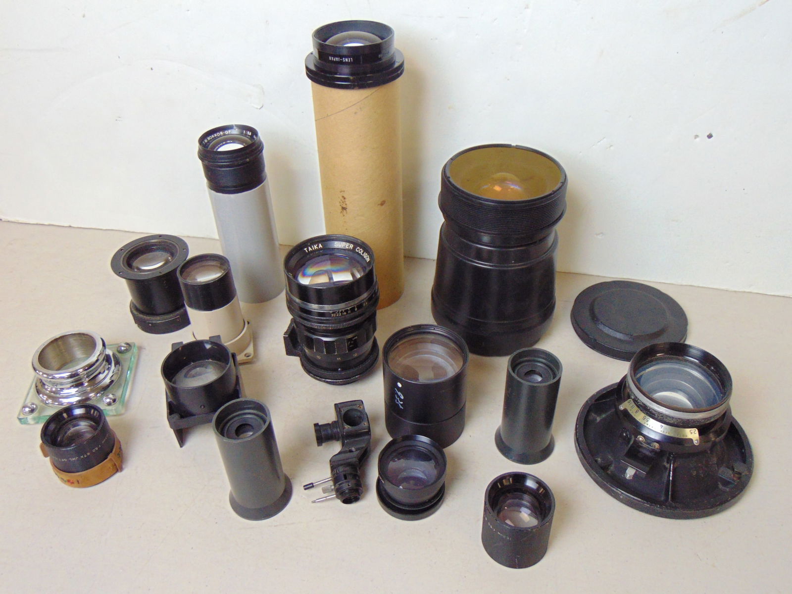 Lot of large lenses, Taika Super Coligon f=200mm; Minolta F.W. Rokkor-QF, Fujinon TV Projection lens (1 of 5)