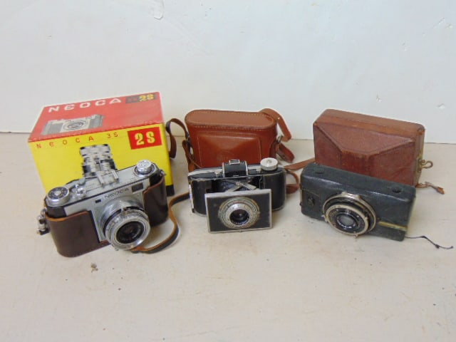 3 vintage cameras, Neoca 28, Kodak Flash Bantam & Zeiss-Ikon Compur, all in original lather cases, (1 of 8)