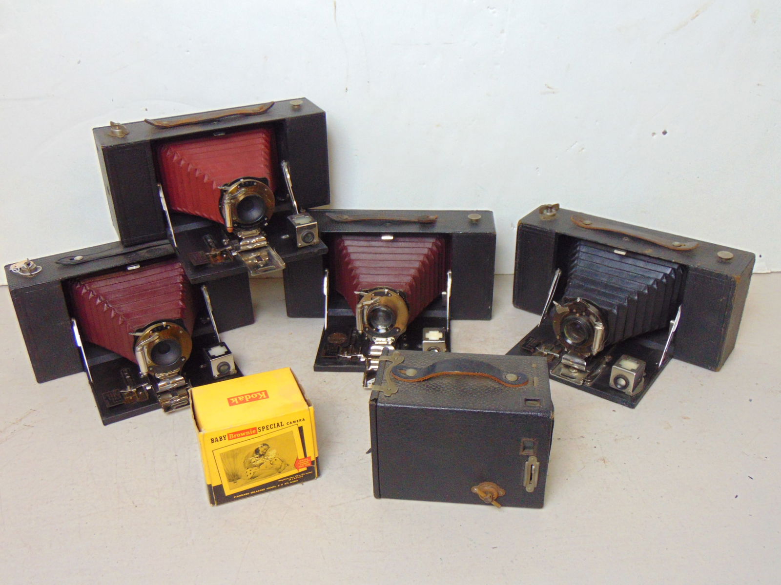 Lot of 7 vintage Kodak cameras, 4 folding cameras, Baby Brownie in original box, No 2 Brownie, (1 of 10)